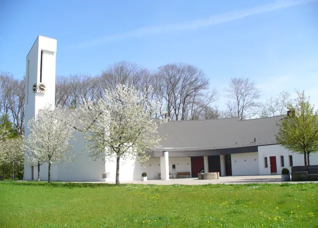Kirche Widen - Fr&uuml;hling (Foto: Roland Schellenberg)